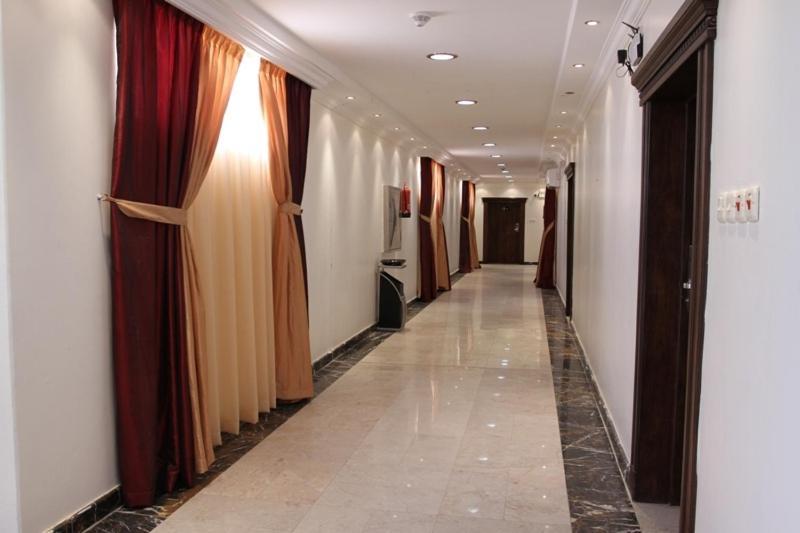 アル・マジュマア ラオウム イン マジュマアパートホテル エクステリア 写真